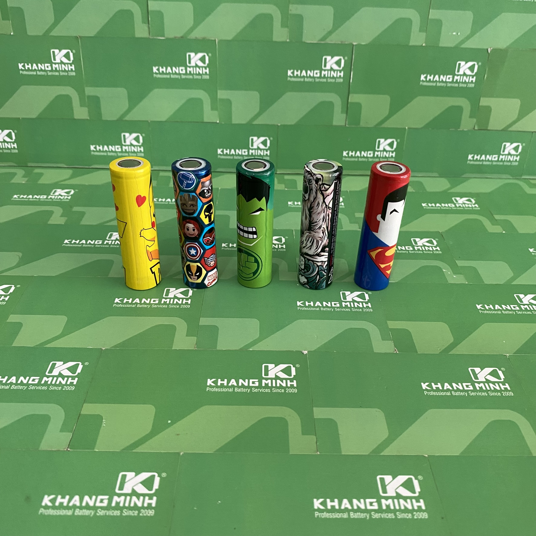 Pin 18650 Vỏ Hoạt Hình Li-ion 3.7V - 4.2V 2500mAh Xả 5C