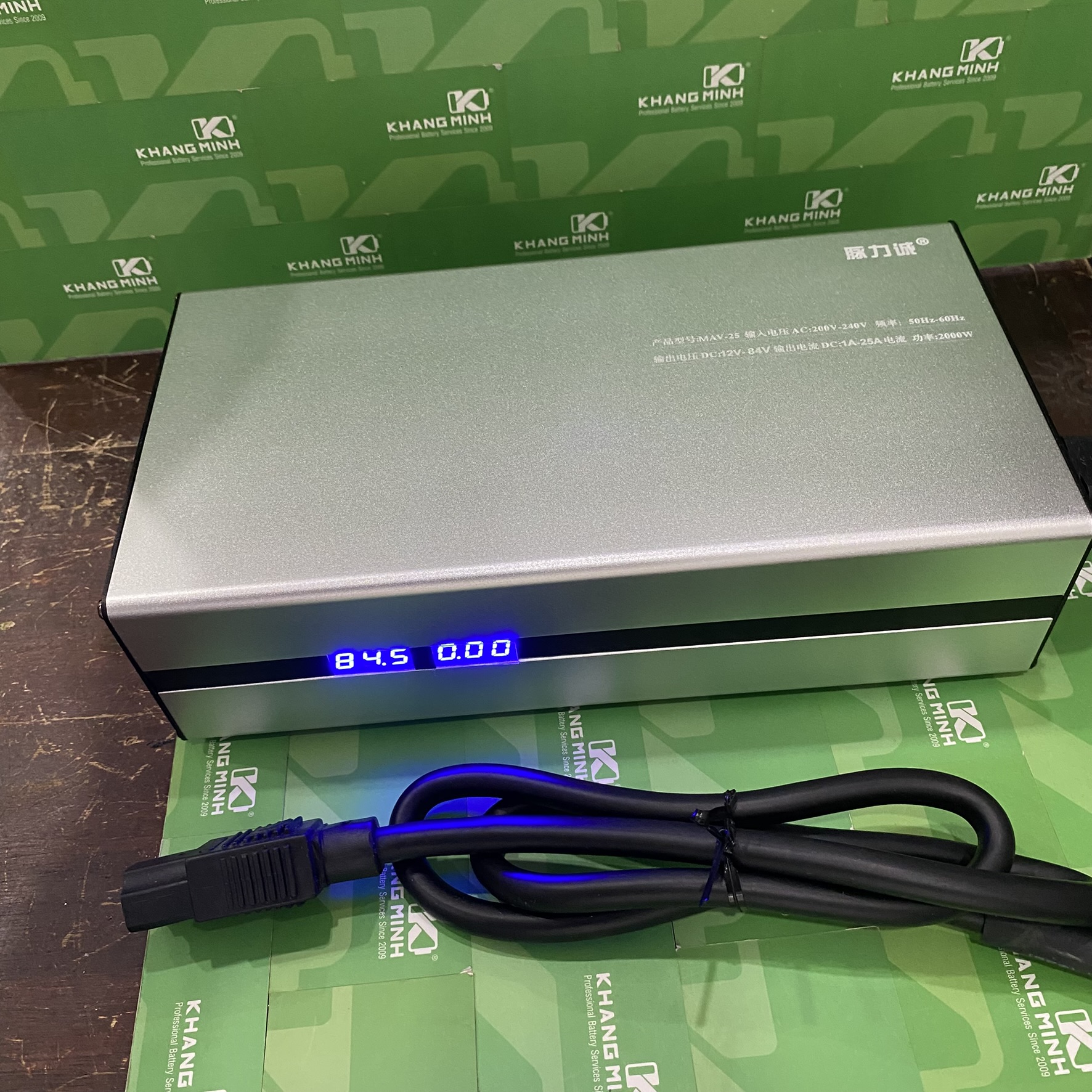 Sạc 2000W 84V 25A Cho Xe Máy Điện Dung Lượng Pin Lớn