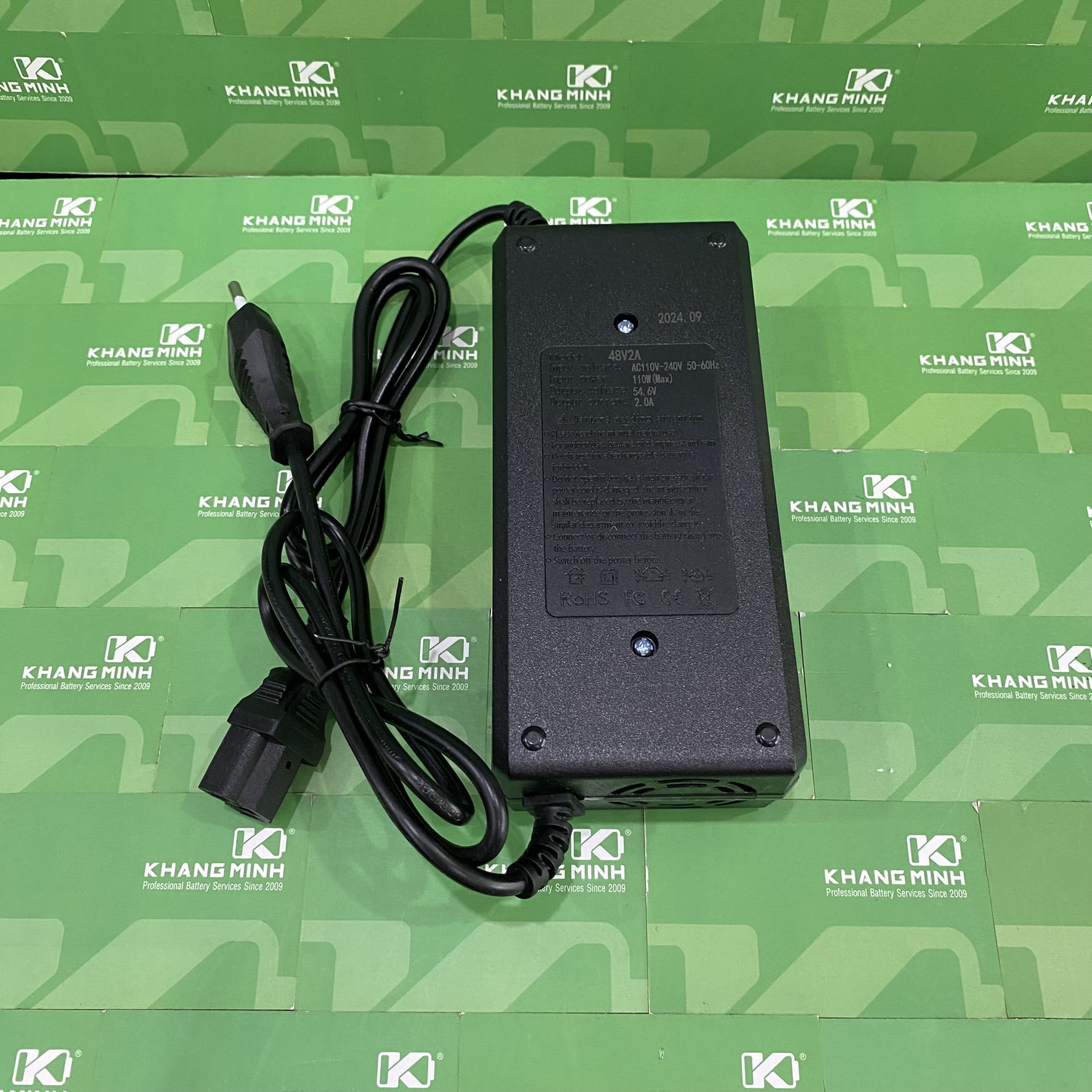 Sạc Pin 48V 13S Ngõ Ra 54.6v 2a Có Quạt Và Đèn Báo Đầy